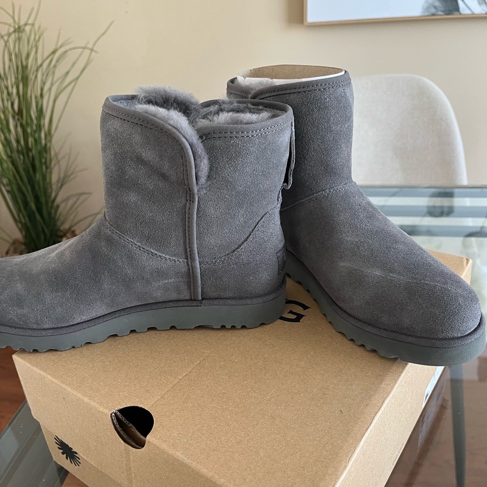 NEW UGG Woman CORY II Booties
